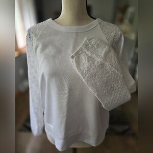 Small Gap White Eyelet Sleeve Sweatshirt